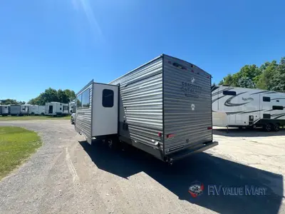 2026 Coachmen RV Catalina Legacy Edition photo 2