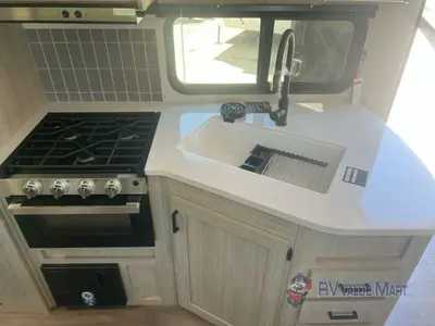 2026 Coachmen RV Catalina Legacy Edition photo 13