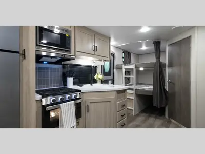 2026 Coachmen RV Catalina Legacy Edition photo 2