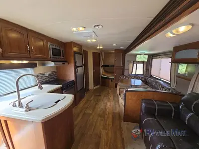 2016 Forest River RV Wildwood Heritage Glen Hyper-Lyte photo 25
