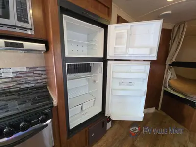 2016 Forest River RV Wildwood Heritage Glen Hyper-Lyte photo 15