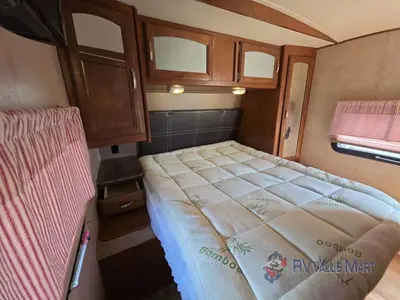2016 Forest River RV Wildwood Heritage Glen Hyper-Lyte photo 21