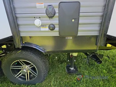 2026 Coachmen RV Catalina Legacy Edition photo 9