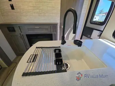 2026 Coachmen RV Catalina Legacy Edition photo 14