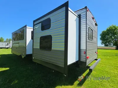 2026 Coachmen RV Catalina Legacy Edition photo 3