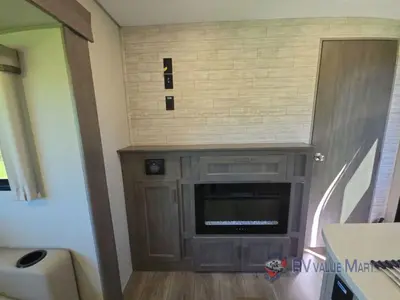 2026 Coachmen RV Catalina Legacy Edition photo 11