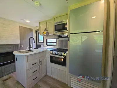 2026 Coachmen RV Catalina Legacy Edition photo 13