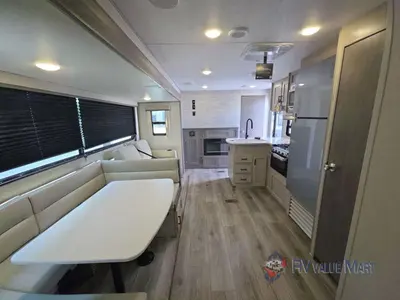 2026 Coachmen RV Catalina Legacy Edition photo 11