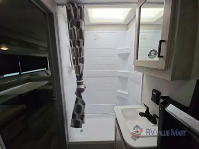 2026 Coachmen RV Catalina Legacy Edition photo 27