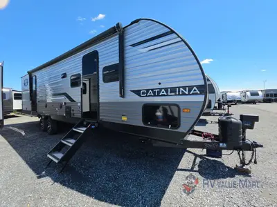 New 2026 Coachmen RV Catalina Legacy Edition 323BHDSCK