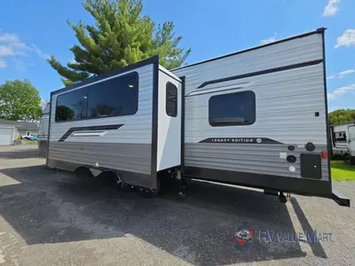 2026 Coachmen RV Catalina Legacy Edition photo 3