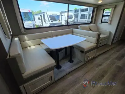 2026 Coachmen RV Catalina Legacy Edition photo 11