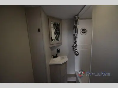 2025 Coachmen RV Catalina Destination Series photo 24