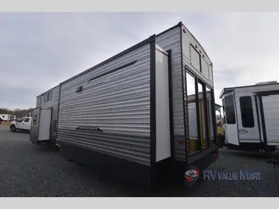 2025 Coachmen RV Catalina Destination Series photo 3