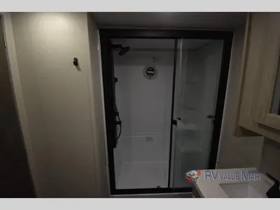 2025 Coachmen RV Catalina Destination Series photo 37
