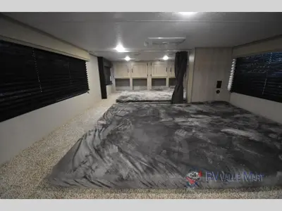 2025 Coachmen RV Catalina Destination Series photo 27