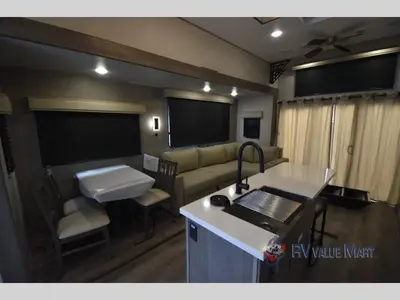2025 Coachmen RV Catalina Destination Series photo 19