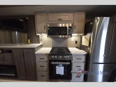 2025 Coachmen RV Catalina Destination Series photo 10
