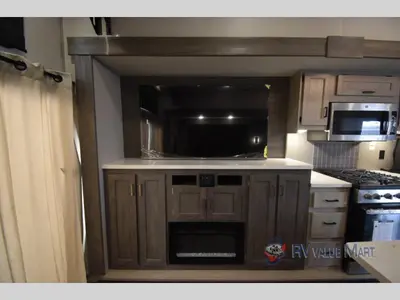 2025 Coachmen RV Catalina Destination Series photo 15