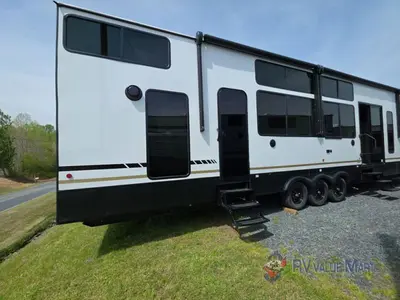 2026 Forest River RV Wildwood Grand Lodge photo 7