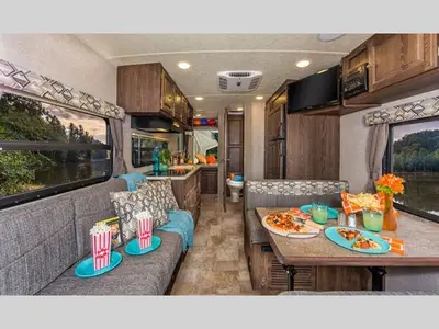 2017 Forest River RV Flagstaff Shamrock photo 31