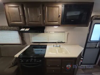 2017 Forest River RV Flagstaff Shamrock photo 30