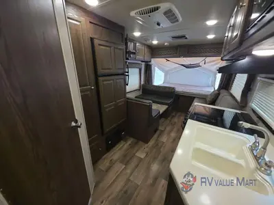 2017 Forest River RV Flagstaff Shamrock photo 21