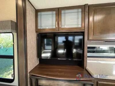 2020 Grand Design Solitude S-Class photo 12