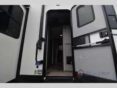 2023 Keystone RV Montana High Country photo 21
