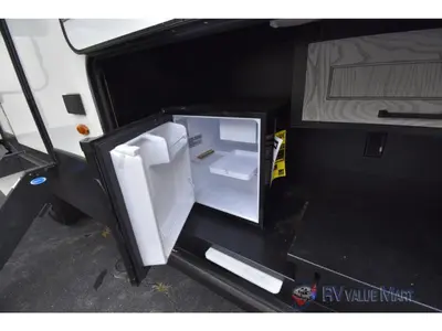 2023 Keystone RV Montana High Country photo 7