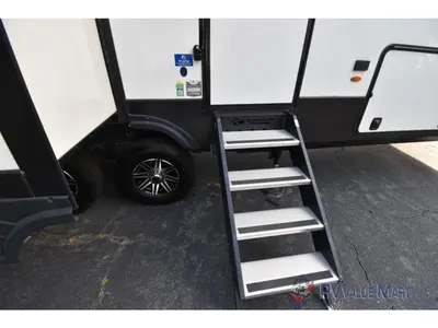 2023 Keystone RV Montana High Country photo 18