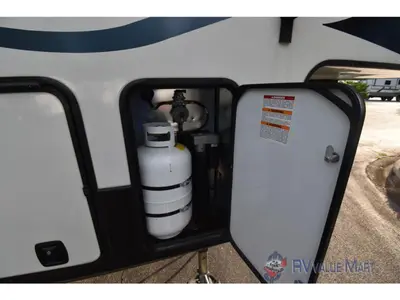 2023 Keystone RV Montana High Country photo 9