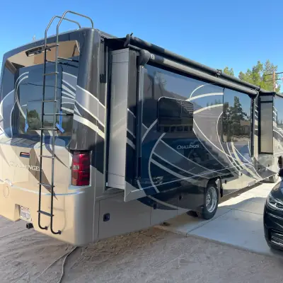 2019 THOR MOTOR COACH CHALLENGER photo 4