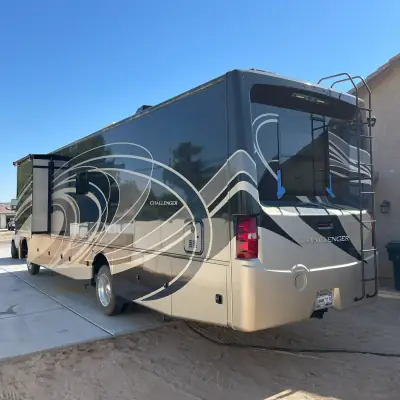 2019 THOR MOTOR COACH CHALLENGER photo 3