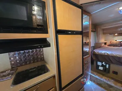 2015 Thor Motor Coach Citation Sprinter photo 22