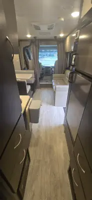2019 THOR MOTOR COACH VEGAS photo 4