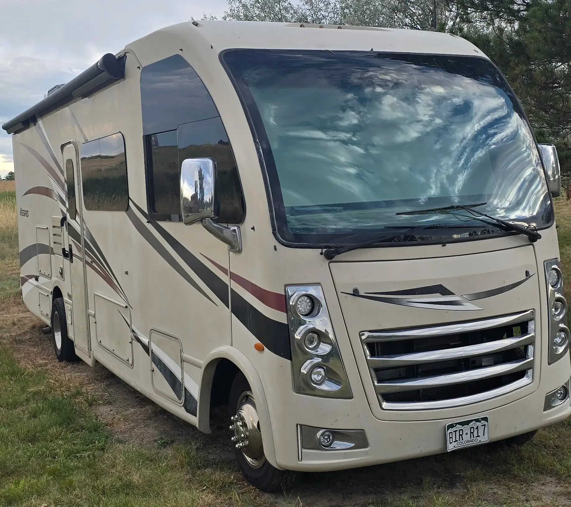 2019 THOR MOTOR COACH VEGAS exterior