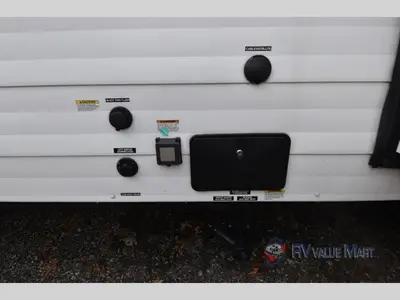 2025 Forest River RV Wildwood X-Lite photo 36