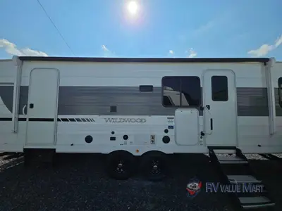 2025 Forest River RV Wildwood photo 16