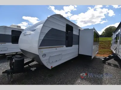2025 Forest River RV Wildwood photo 5