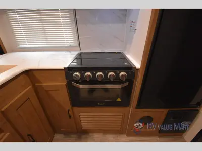 2024 Coachmen RV Freedom Express Ultra Lite photo 11