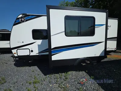 2024 Coachmen RV Freedom Express Ultra Lite photo 5
