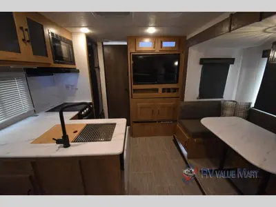 2024 Coachmen RV Freedom Express Ultra Lite photo 16