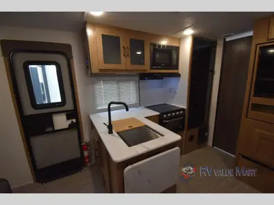 2024 Coachmen RV Freedom Express Ultra Lite photo 13