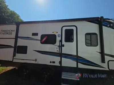 2024 Coachmen RV Freedom Express Ultra Lite photo 16