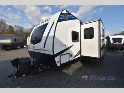 2024 Coachmen RV Freedom Express Ultra Lite photo 2