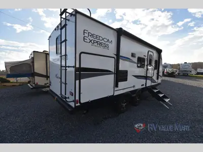 2024 Coachmen RV Freedom Express Ultra Lite photo 4