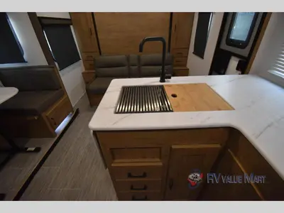 2024 Coachmen RV Freedom Express Ultra Lite photo 10