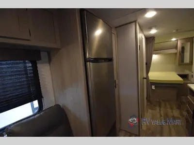 2021 Dutchmen RV Coleman Lantern LT Series photo 15
