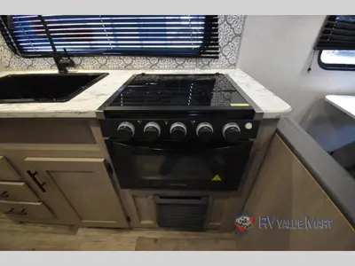 2021 Dutchmen RV Coleman Lantern LT Series photo 10